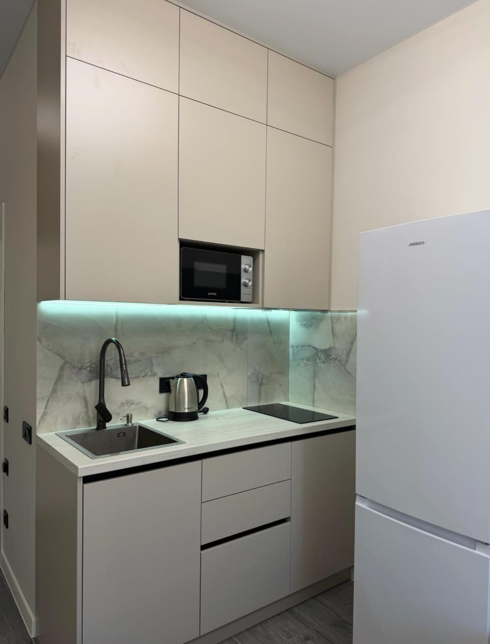 Kitchen or kitchenette, kitchen, kitchen