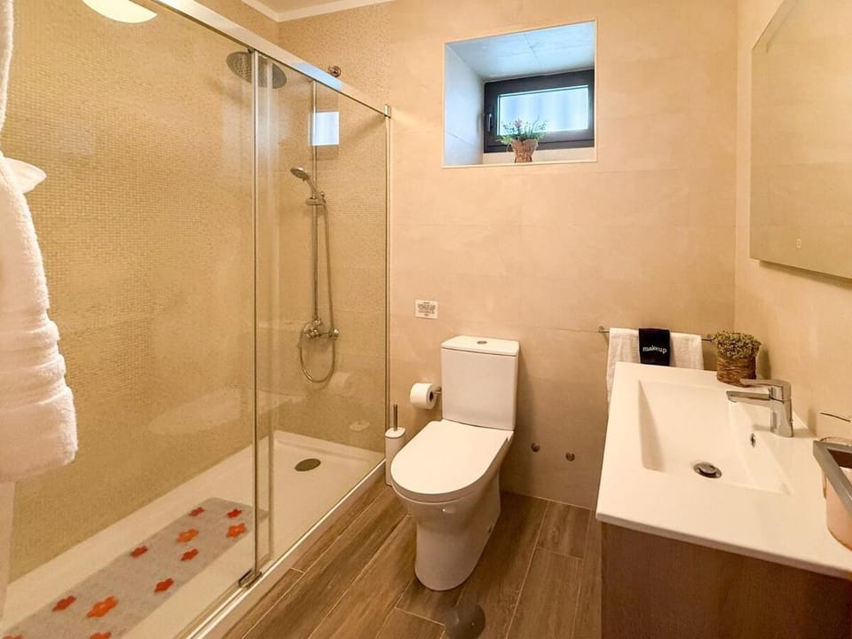 Shower, Bathroom, bidet