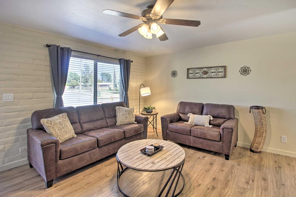 Groups Welcome! 2-Home Tucson Escape w/ Fire Pit House in Tucson