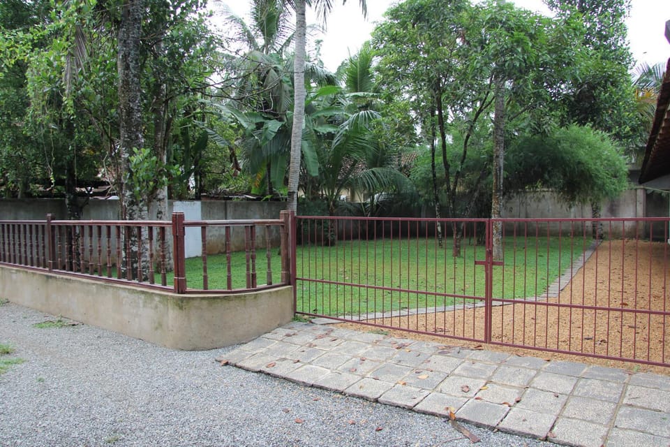 Facade/entrance, Neighbourhood, Garden view