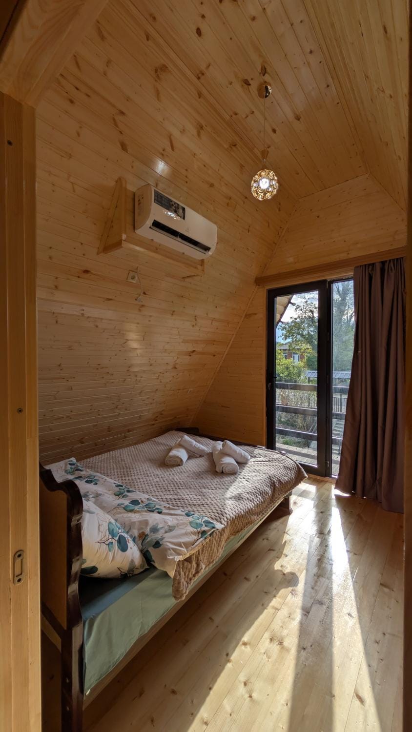 Bed, Photo of the whole room, Bedroom, air conditioner