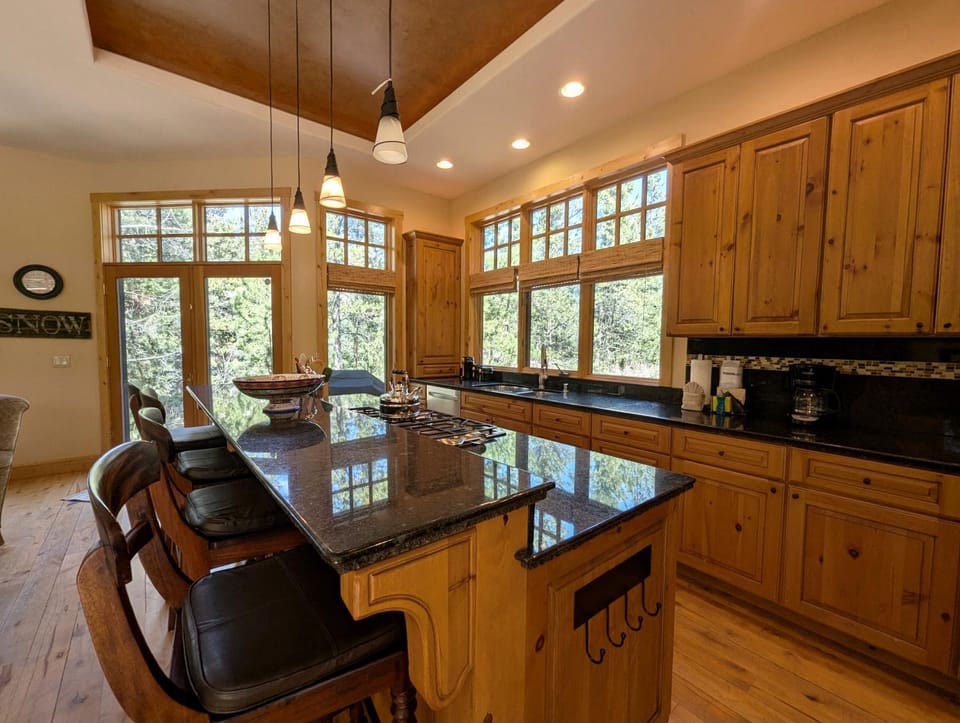 Kitchen or kitchenette, Seating area, Garden view, furniture