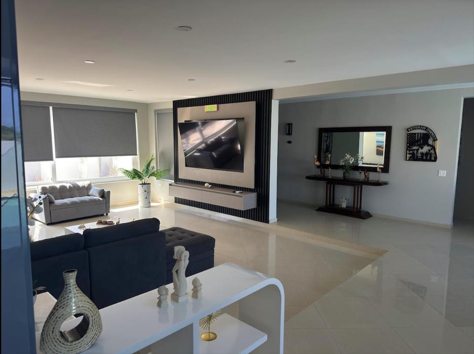 Luxury 6BR Villa Pool Jacuzzi Palm Beach Villa in Noord