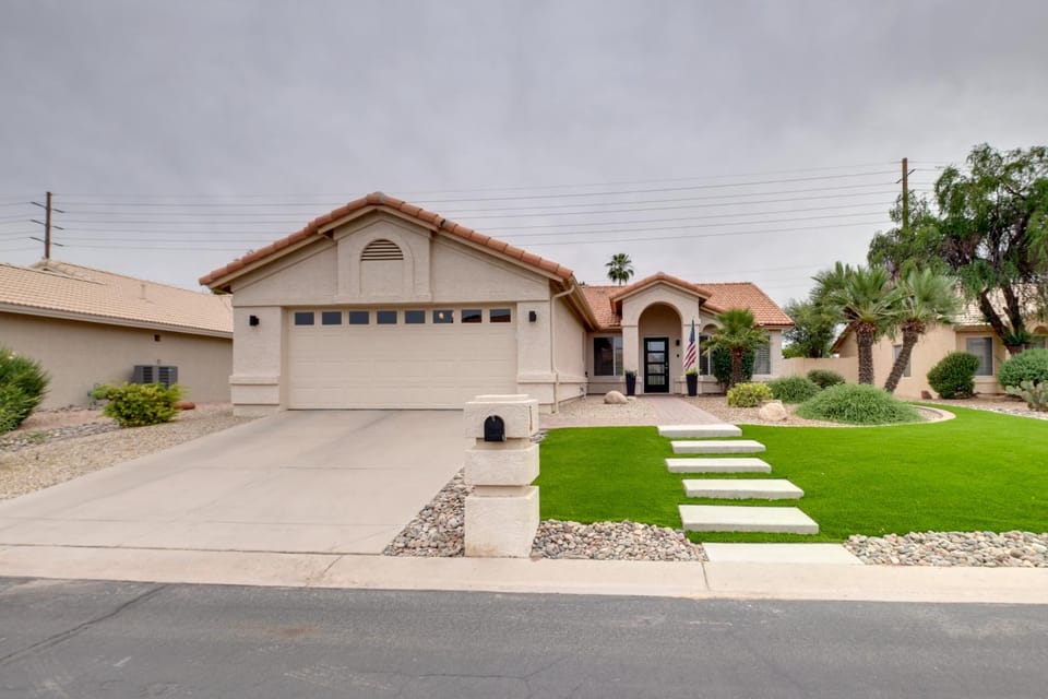 Golf, Swim, Play & Relax! Gated Sun Lakes Home House in Sun Lakes