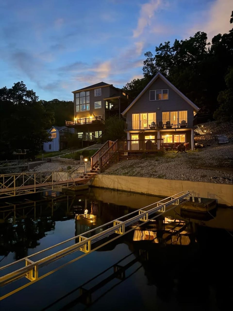 Secluded A-Frame Lakefront with Sun Deck and Sauna House in Village Four Seasons