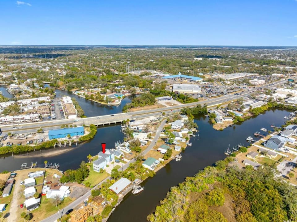 Property building, Bird's eye view, Location