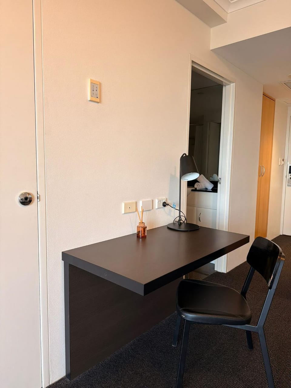Executive Suite in Parramatta CBD - Free Parking Apartment in Parramatta