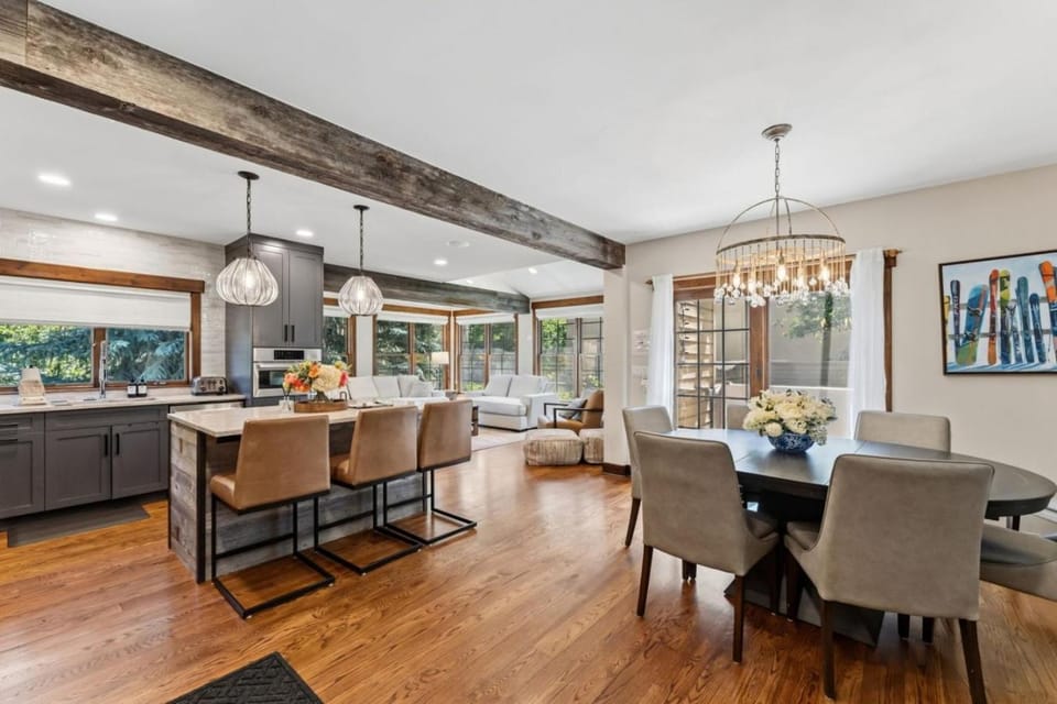 Riverside Gem with Hot Tub and 3 Min to Beaver Creek House in Avon