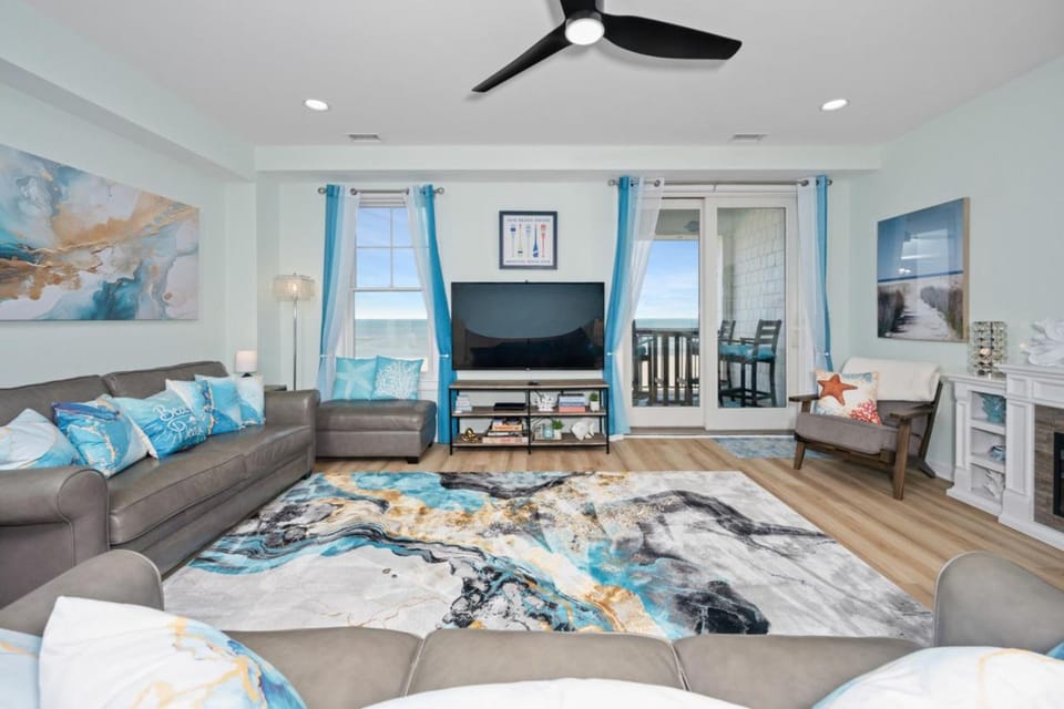 New Oceanfront Pool Boat Surf Swim House in Sandbridge