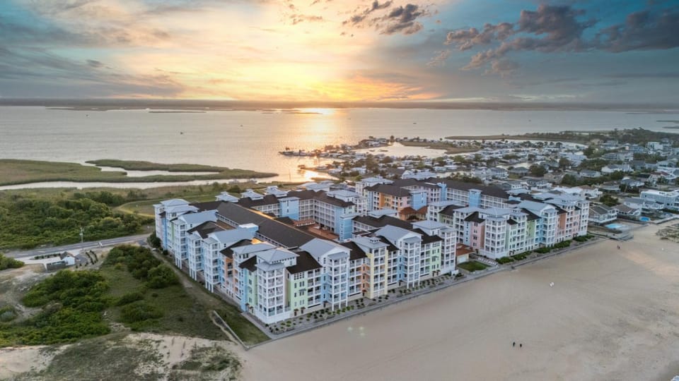 New Oceanfront Pool Boat Surf Swim House in Sandbridge
