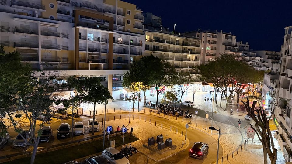 Old Town Albufeira Retreat Apartment in Guia
