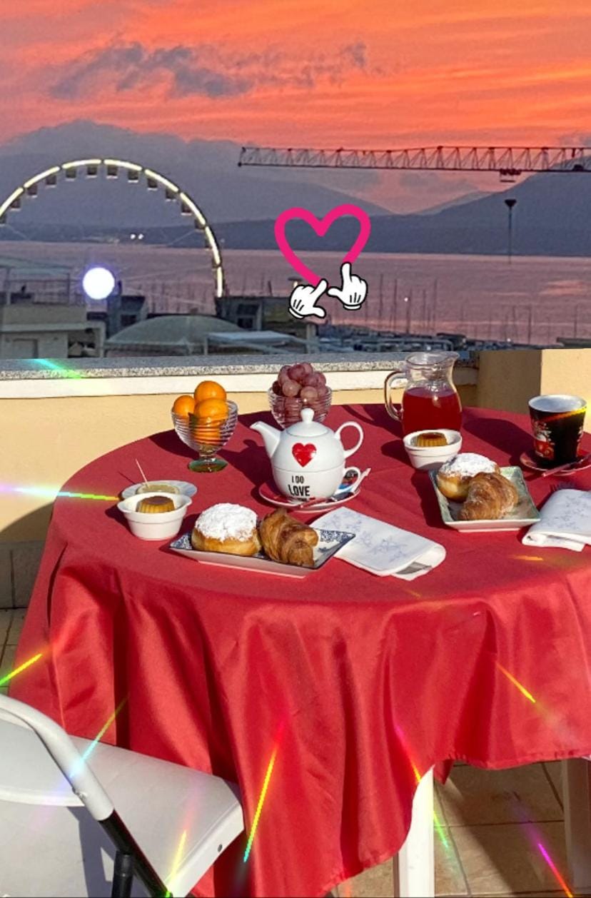 Balcony/Terrace, Food and drinks, Sea view