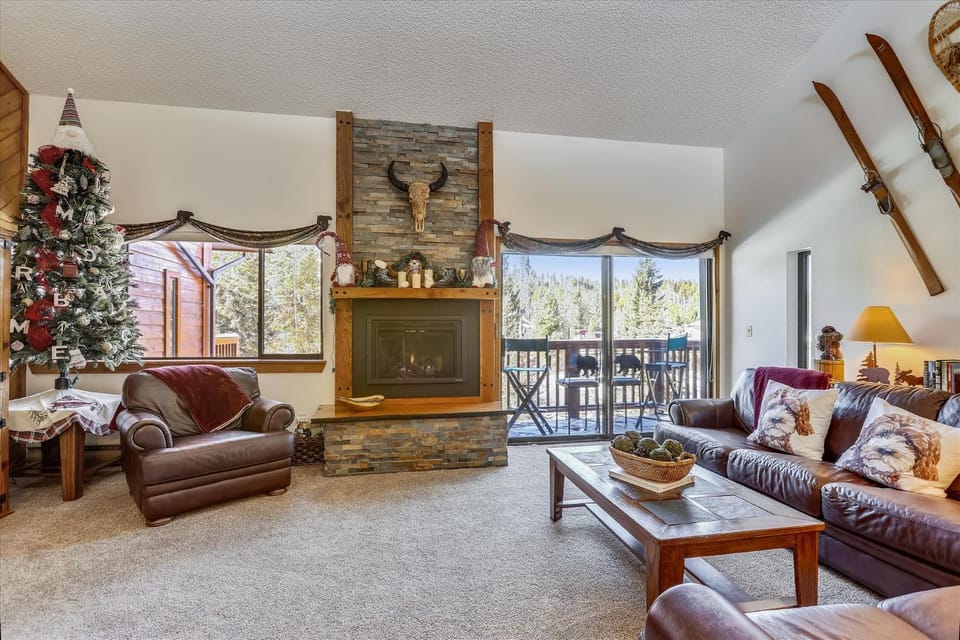 Pine Ridge 7E, Great Mountain Views, Shared Amenities Apartment in Breckenridge