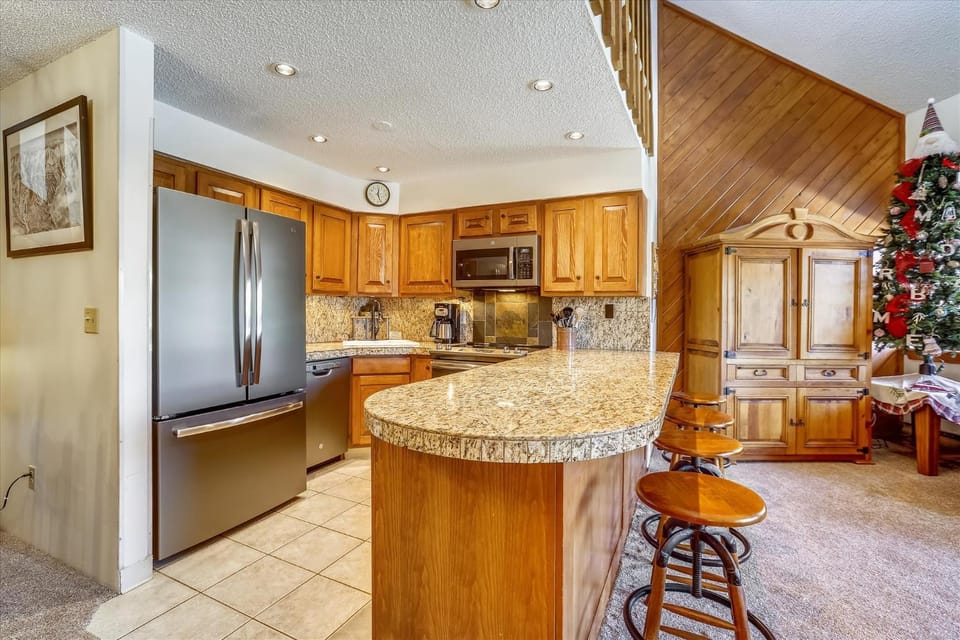 Pine Ridge 7E, Great Mountain Views, Shared Amenities Apartment in Breckenridge