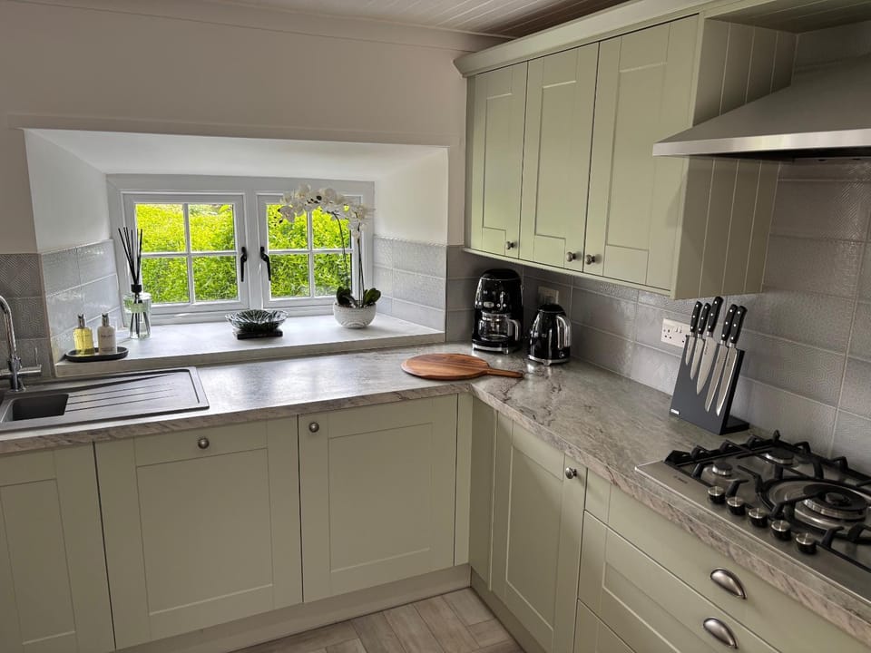 The Old Farmhouse - Sleeps up to 14 House in Wirral