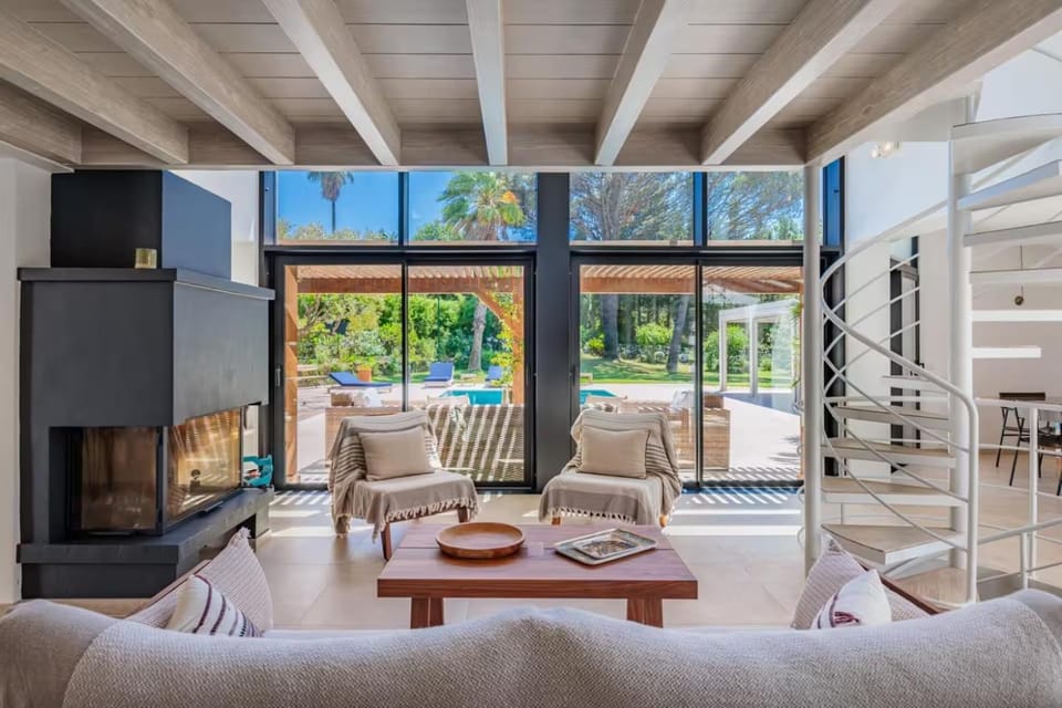 Living room, Pool view