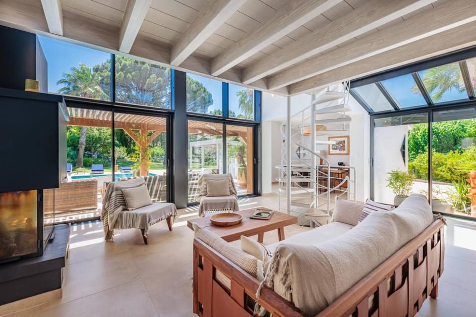 Living room, Garden view