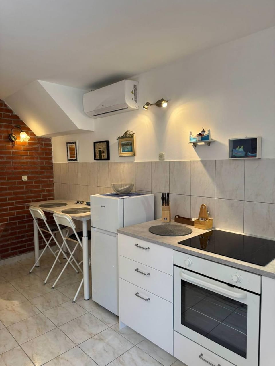 Kitchen or kitchenette, Dining area, oven, stove, kitchen