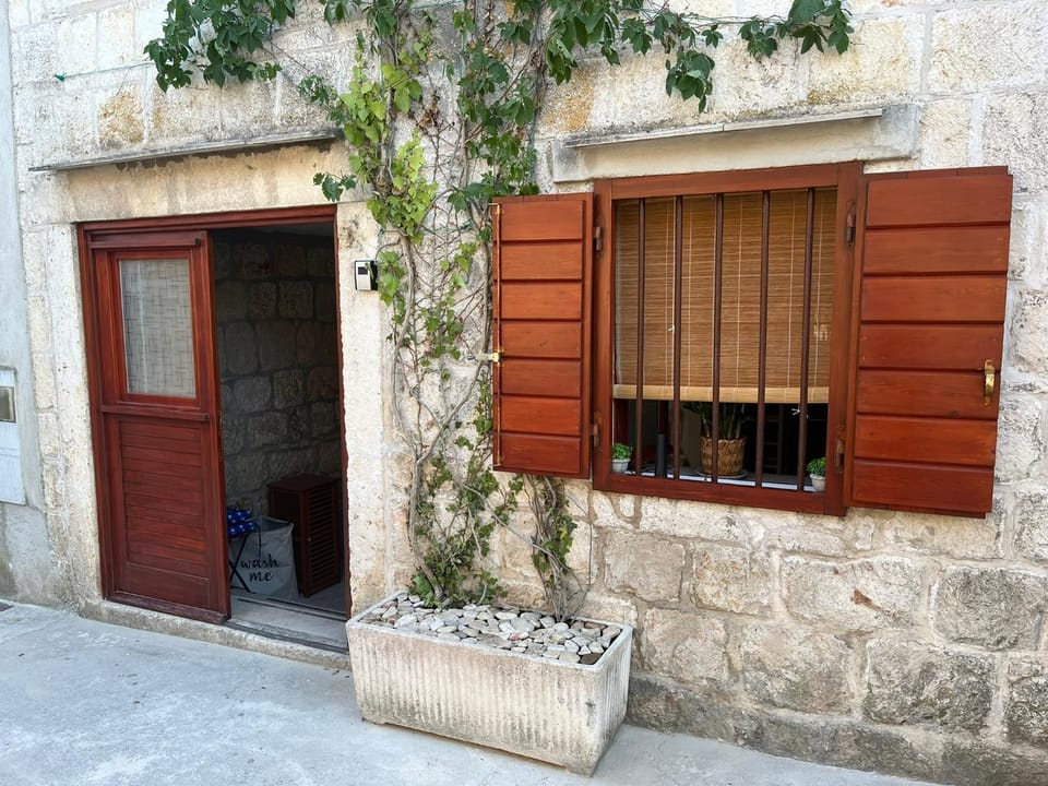 Property building, Facade/entrance, Street view, Quiet street view