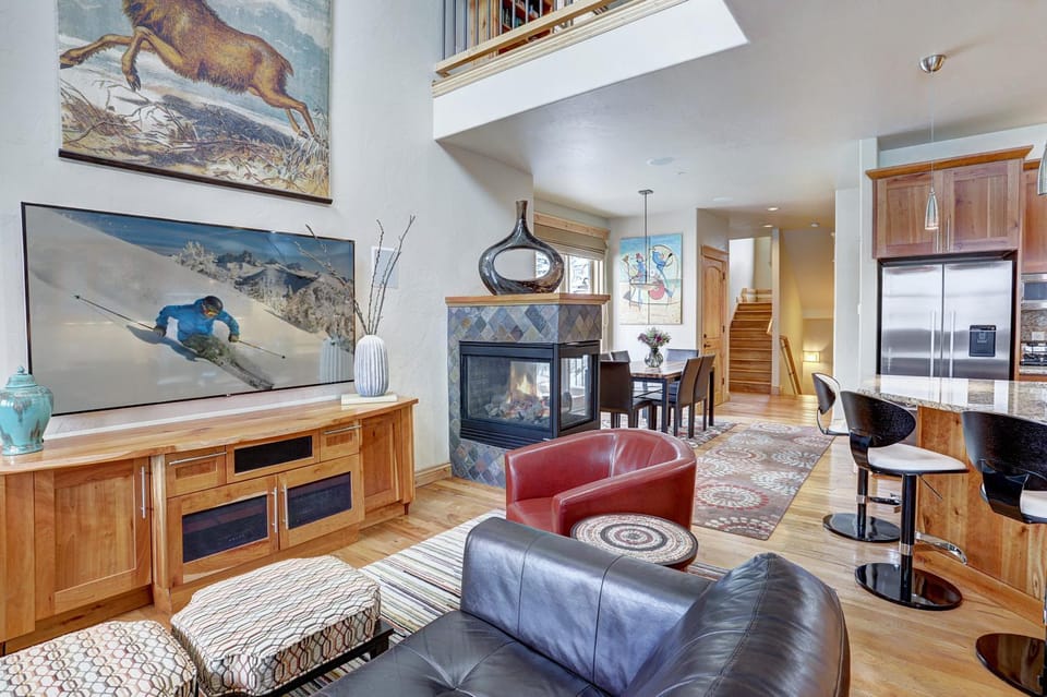 Placer Ridge Lookout, Great Views, Private Hot Tub House in Breckenridge