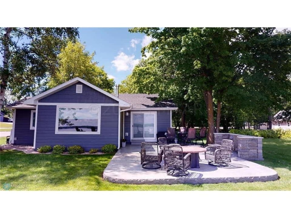 Detroit Lake Shorewood Drive House in Detroit Lakes