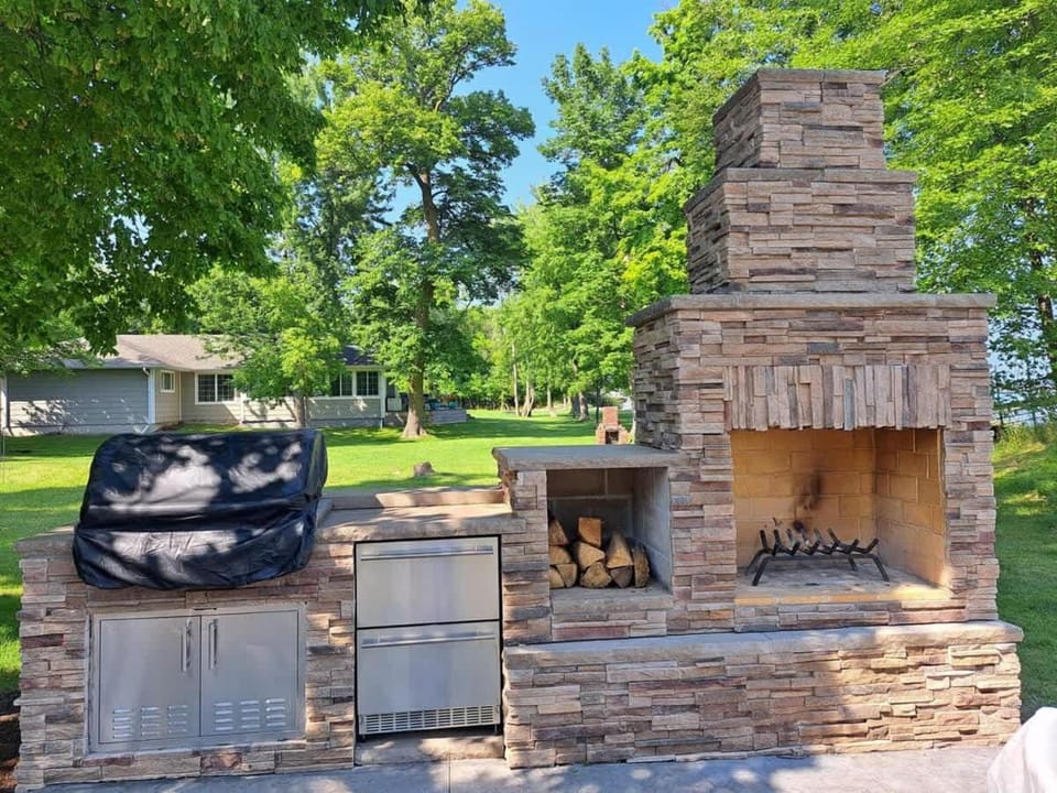 Detroit Lake Shorewood Drive House in Detroit Lakes