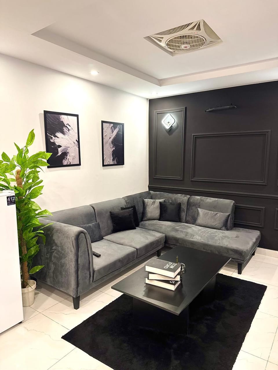 Communal lounge/ TV room, Living room, Dining area