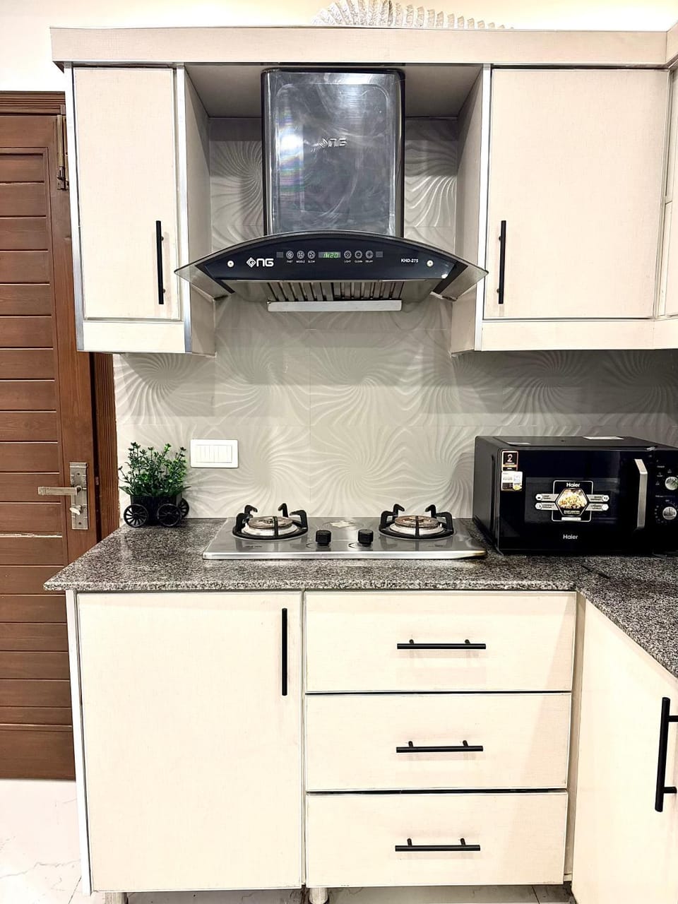 Kitchen or kitchenette, kitchen