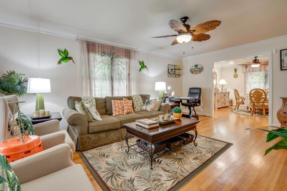Peaceful Porch, Yard! Riverdale Home Near Dtwn ATL House in Riverdale