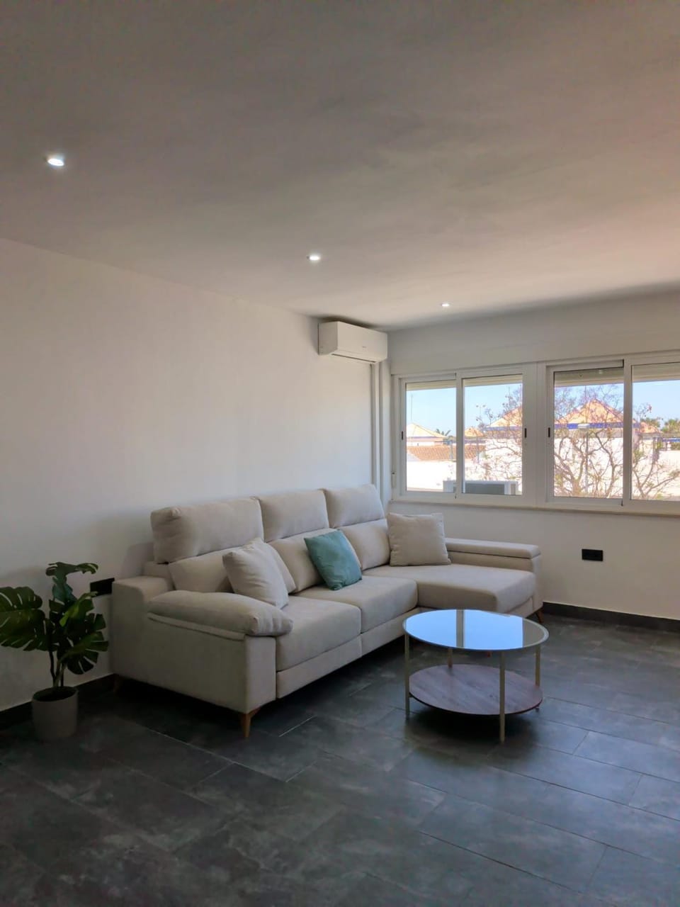 Living room, air conditioner