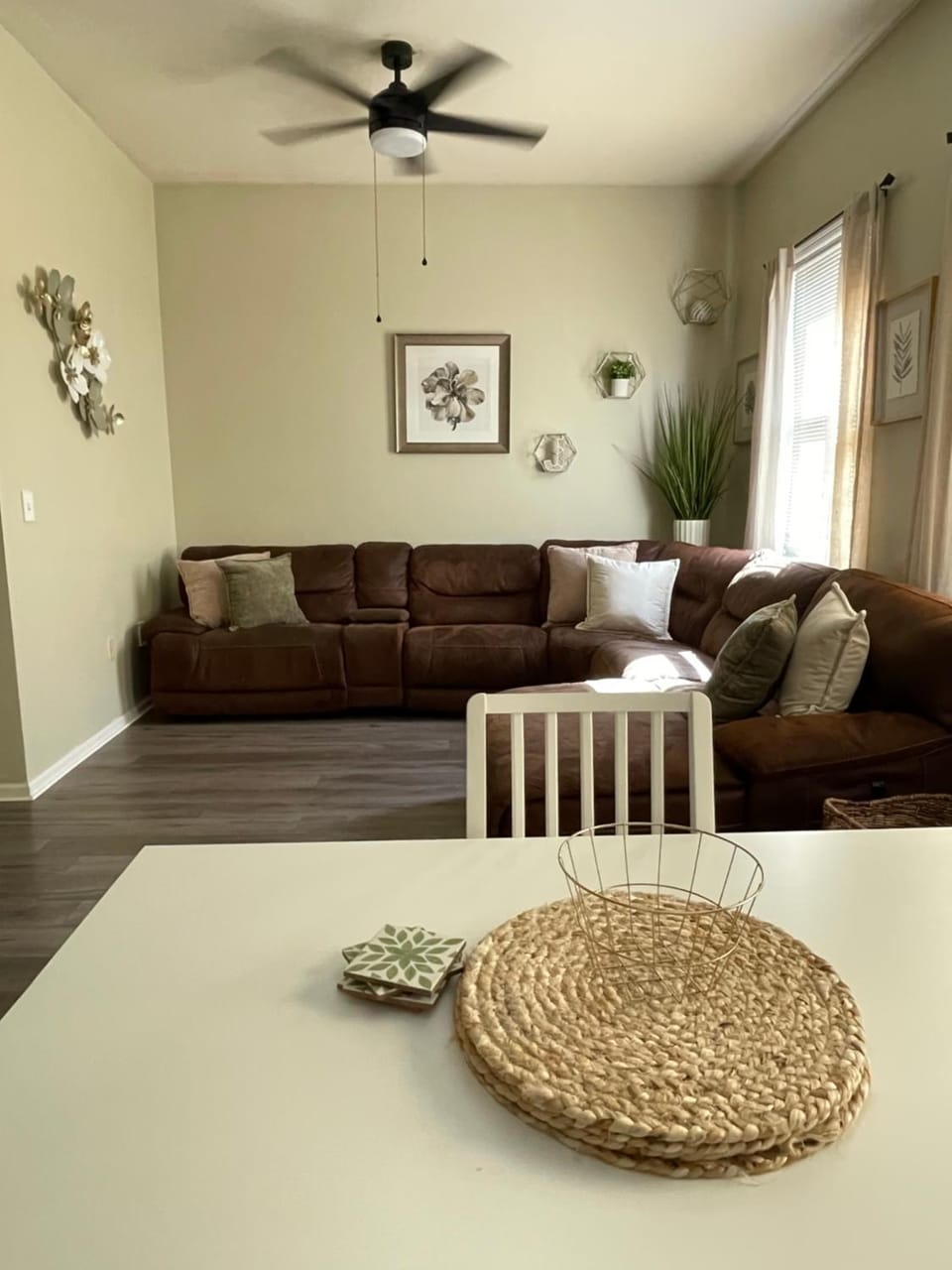 Urban 2BR Near LightRail Easy NYC and MetLife Access Apartment in Kearny