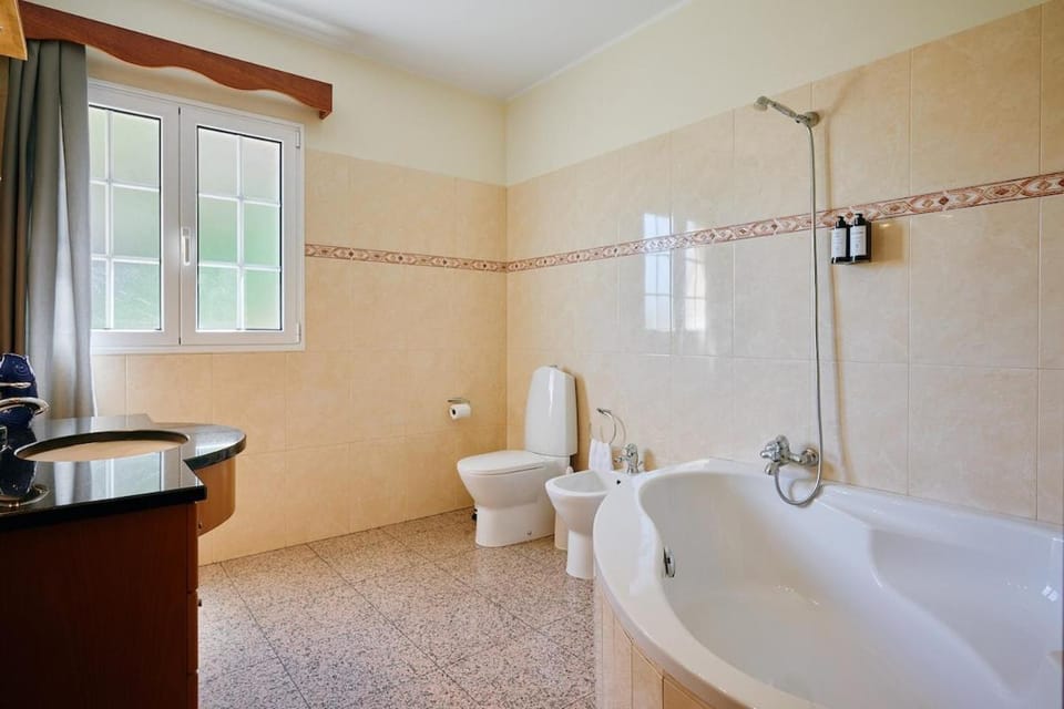 Kelly's Charm House by Elysian House in Madeira District
