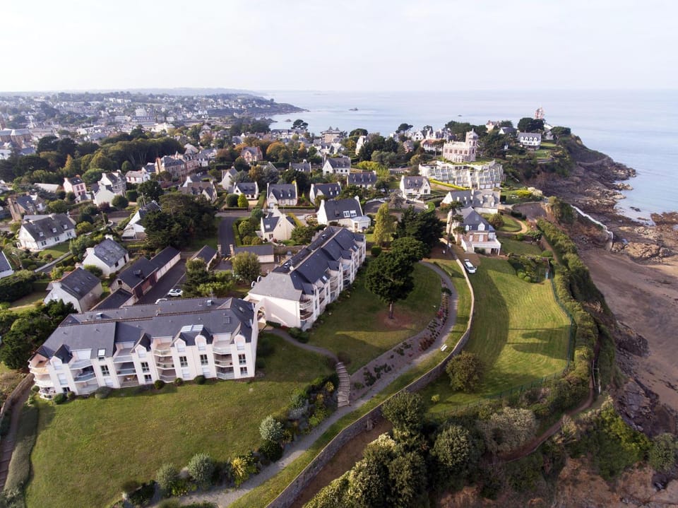 Les Terrasses De La Comtesse Apartment in Saint-Quay-Portrieux