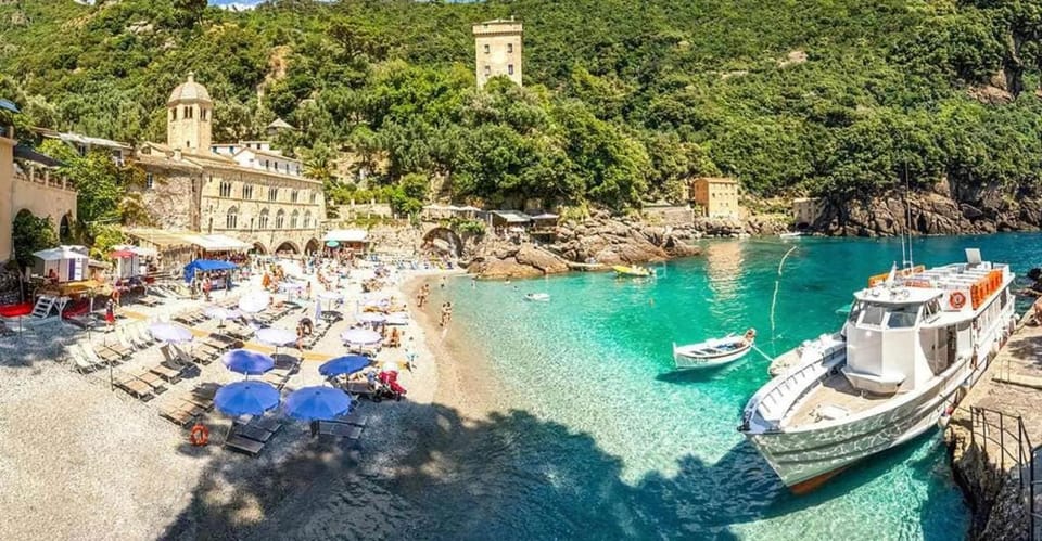 In the heart of center, steps from sea AC Parking Apartment in Rapallo