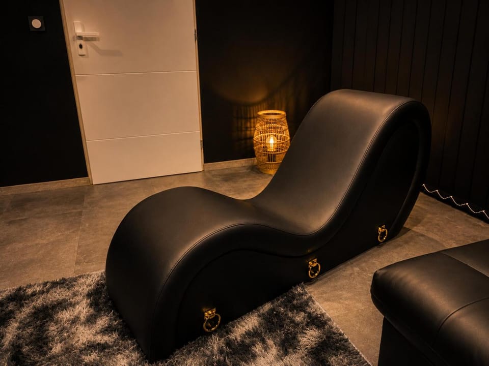 Game Room, Entertainment