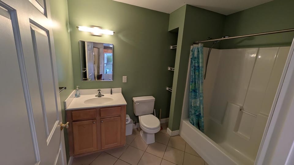 Shower, Toilet, Bathroom, Bath, towels