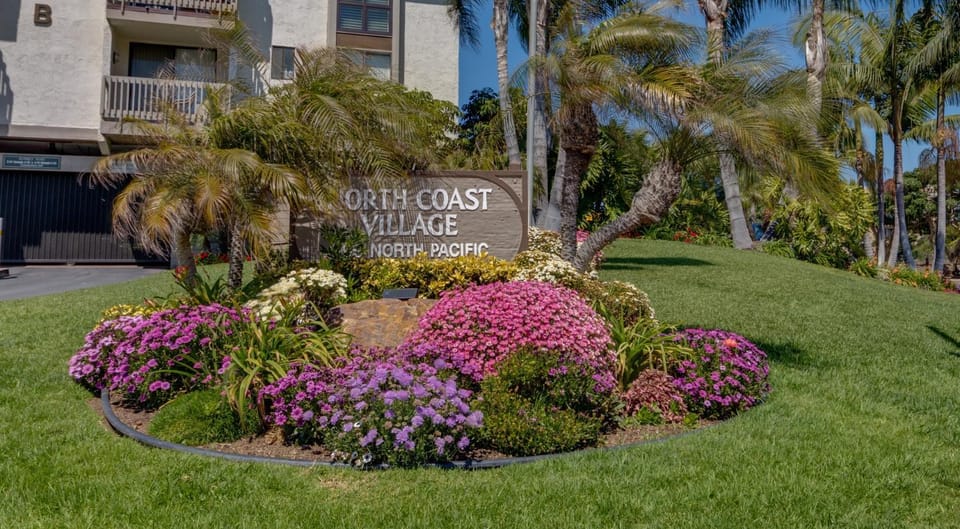 Beach Paradise Getaway at North Coast Village G18 Apartment in Oceanside