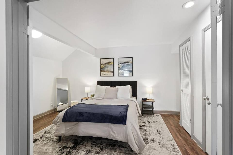 HTX 2BR/2BA Urban Retreat | Pool & Spa | TMC & NRG Apartment in Harris County