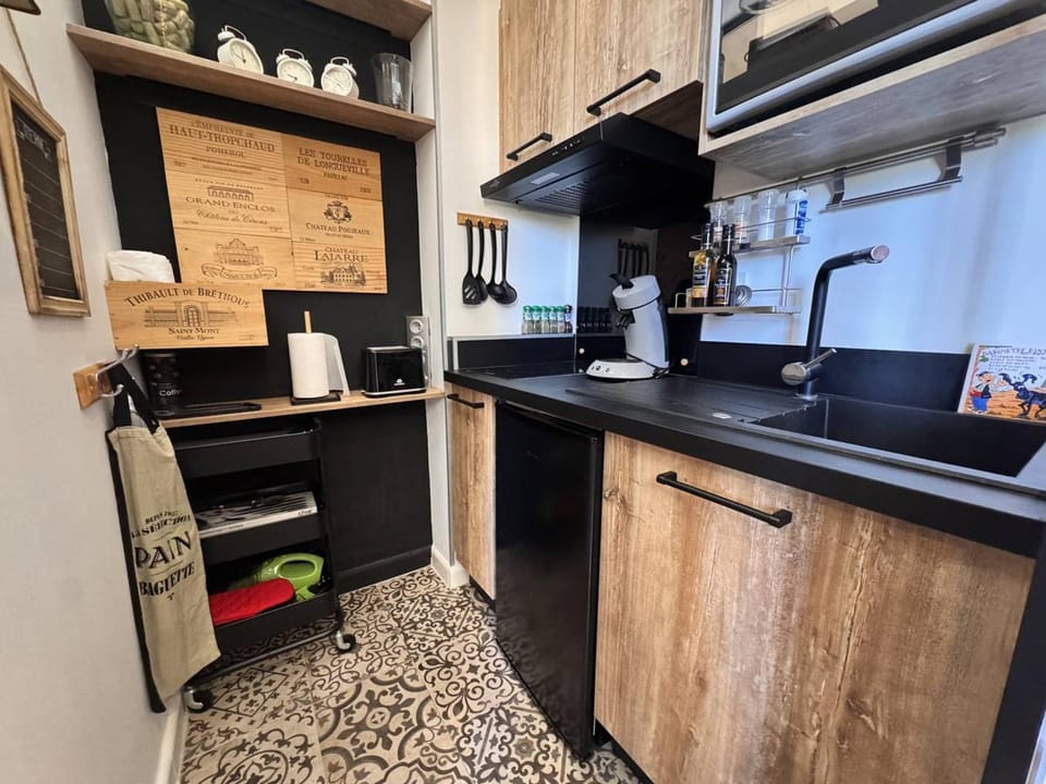 Studio rénové calme, parking - 4 pers. - FR-1-845-27 Apartment in Six-Fours-les-Plages