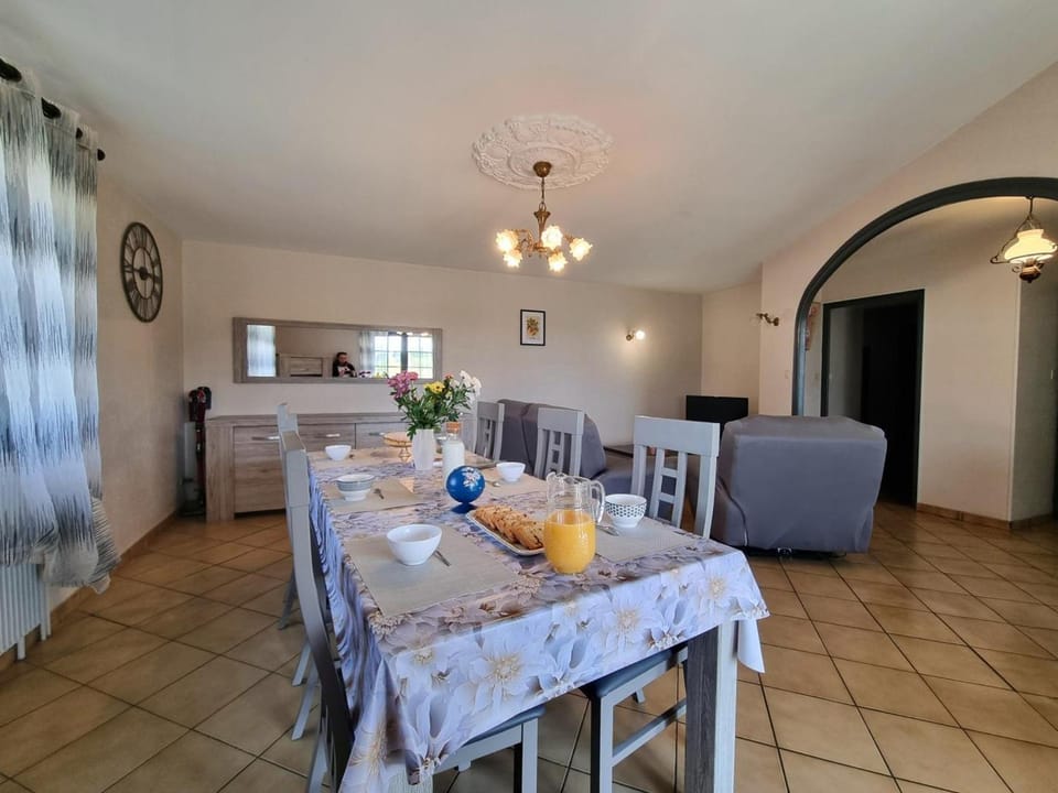 Gîte rural avec terrasse - 5 pers. - FR-1-496-406 House in Auvergne-Rhône-Alpes