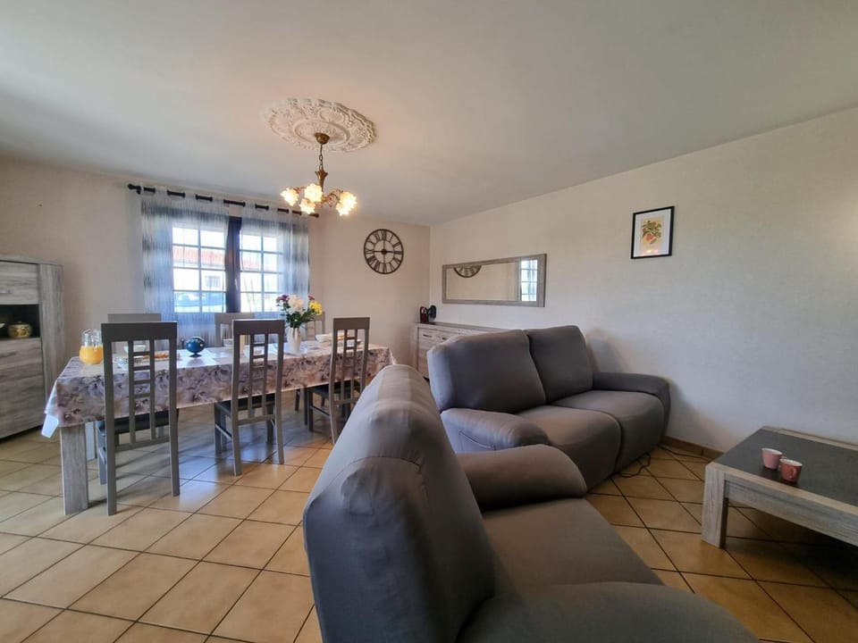 Gîte rural avec terrasse - 5 pers. - FR-1-496-406 House in Auvergne-Rhône-Alpes