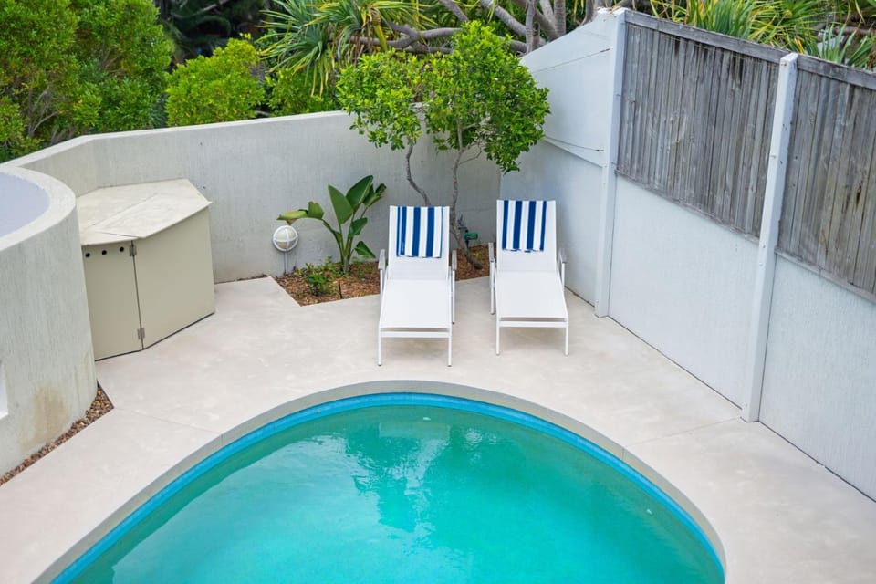 Aqua North House, Ocean Views & Pool House in Sunrise Beach