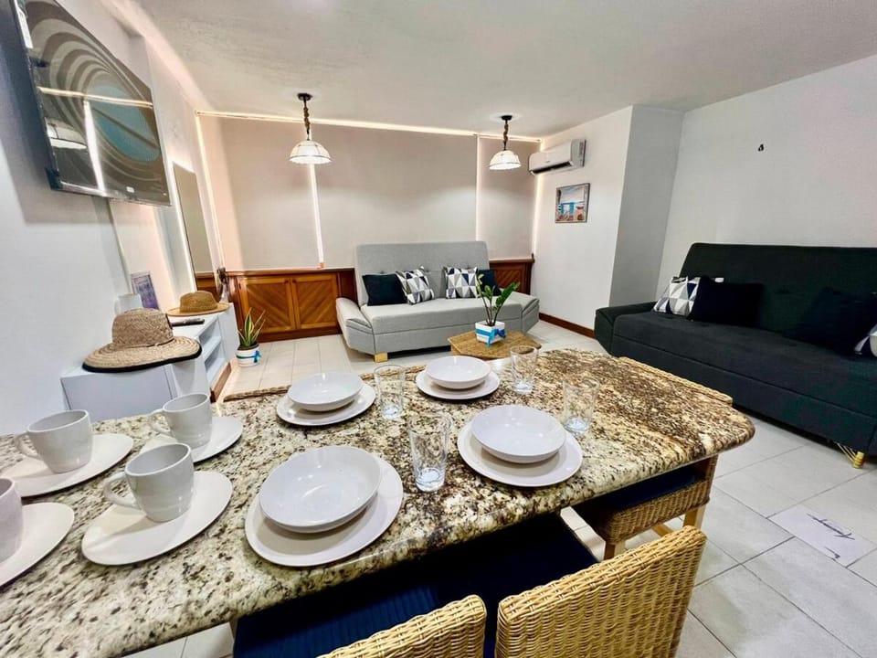 Kitchen or kitchenette, Living room, Seating area, air conditioner