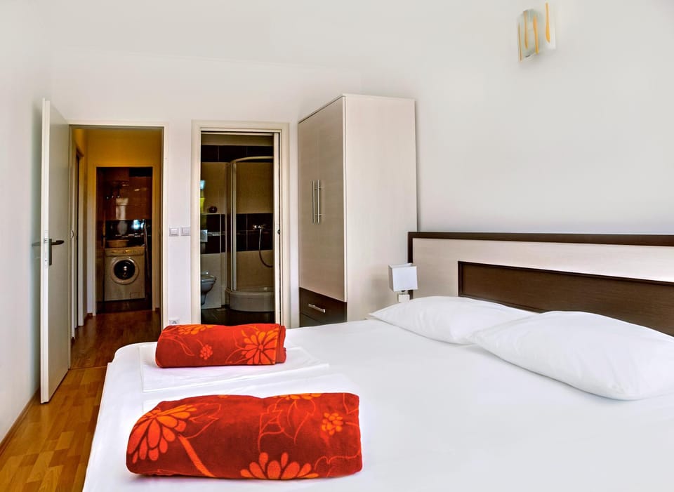 Bed, Bathroom, Bedroom