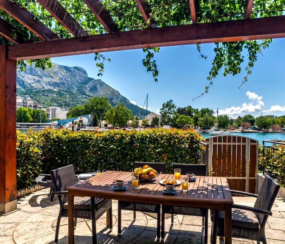 Patio, Balcony/Terrace