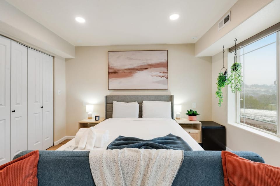 1BR Cozy Studio Patio Grill Near Garden of Gods House in Old Colorado City