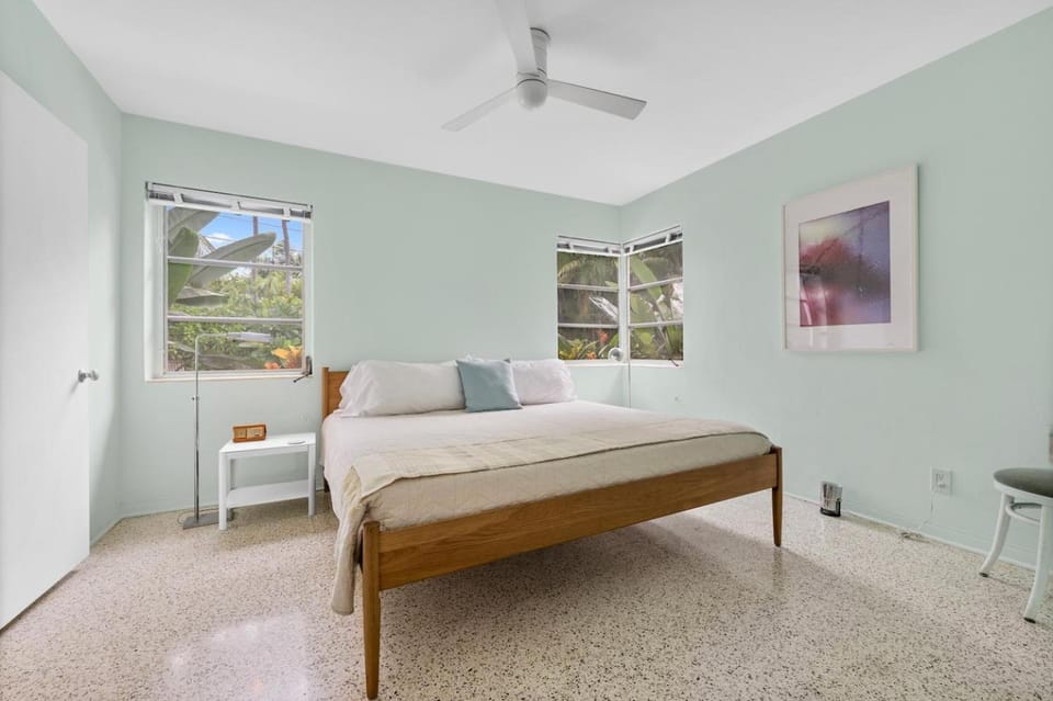 Pool, Grill, Bikes, Pool, Walk to Rybovich House in West Palm Beach