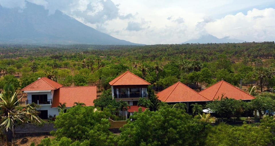 Property building, Day, Neighbourhood, Natural landscape, Bird's eye view, Mountain view