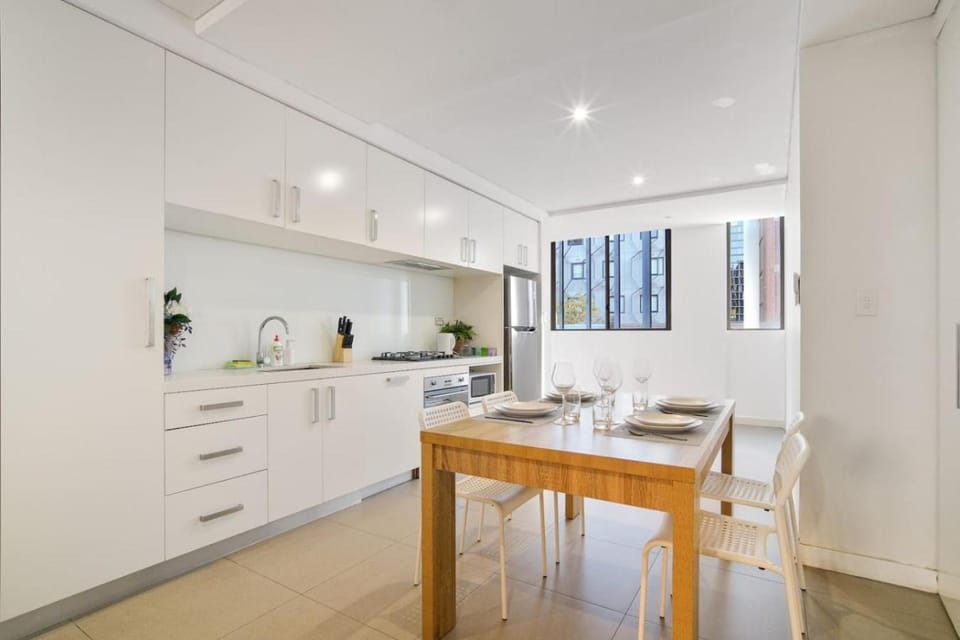 Kitchen or kitchenette, Dining area, dishwasher, pet friendly, stove