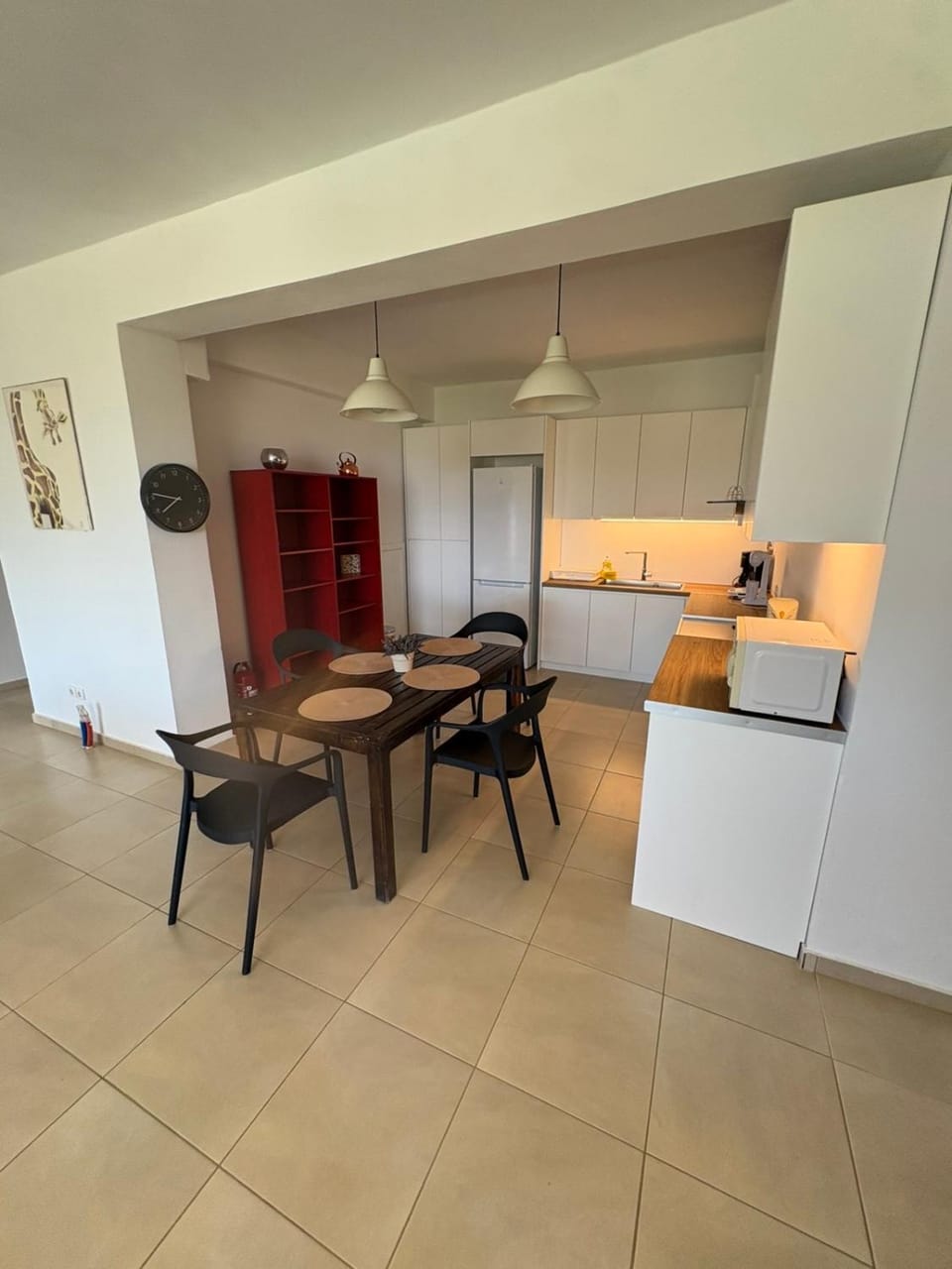 Kitchen or kitchenette, Dining area